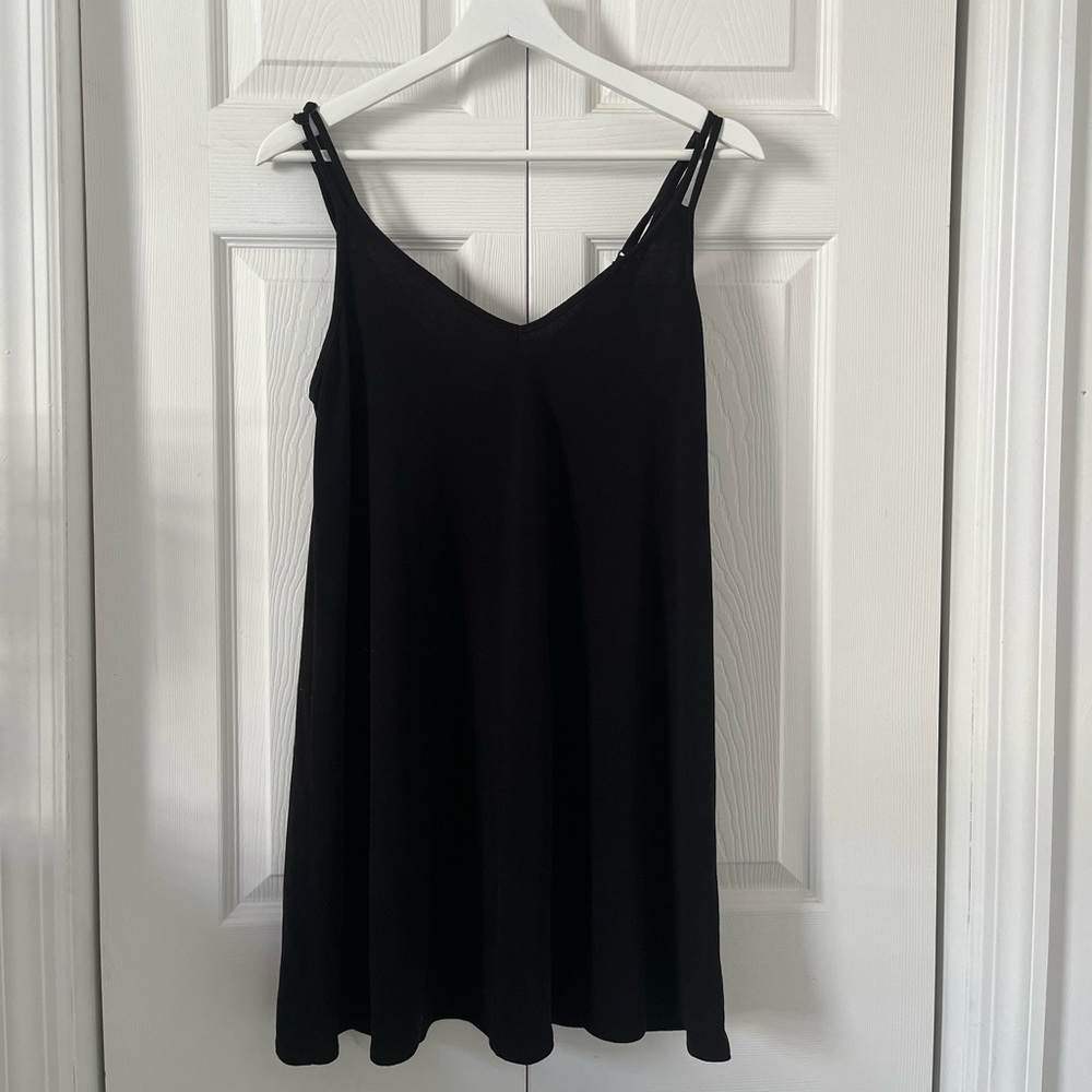 Mini summer dress in black.